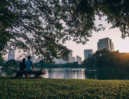 The litigants on the screen are not actors